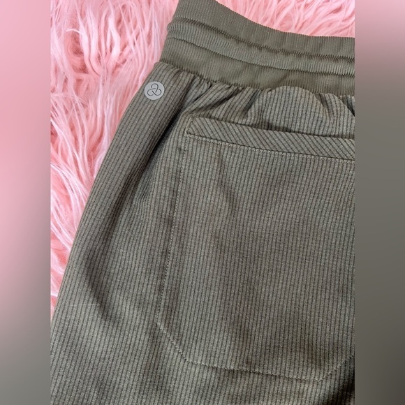 Zella Utility Cargo pants - Picture 10 of 10